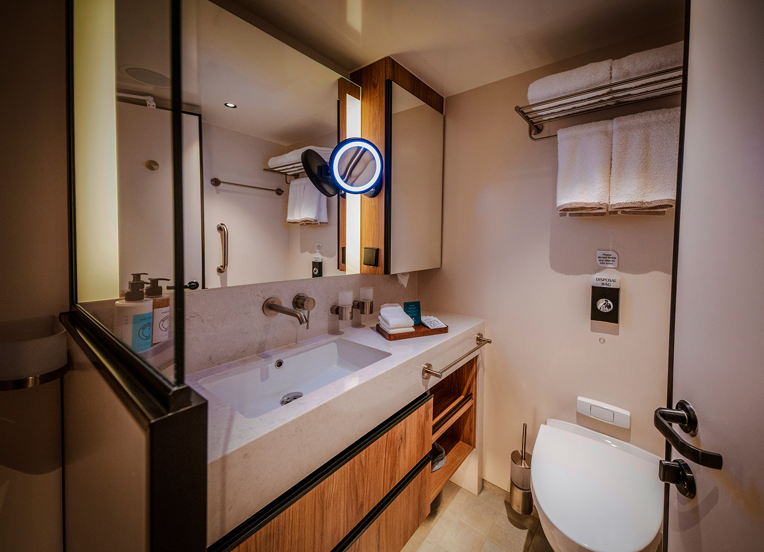 Junior Suite - Bathroom