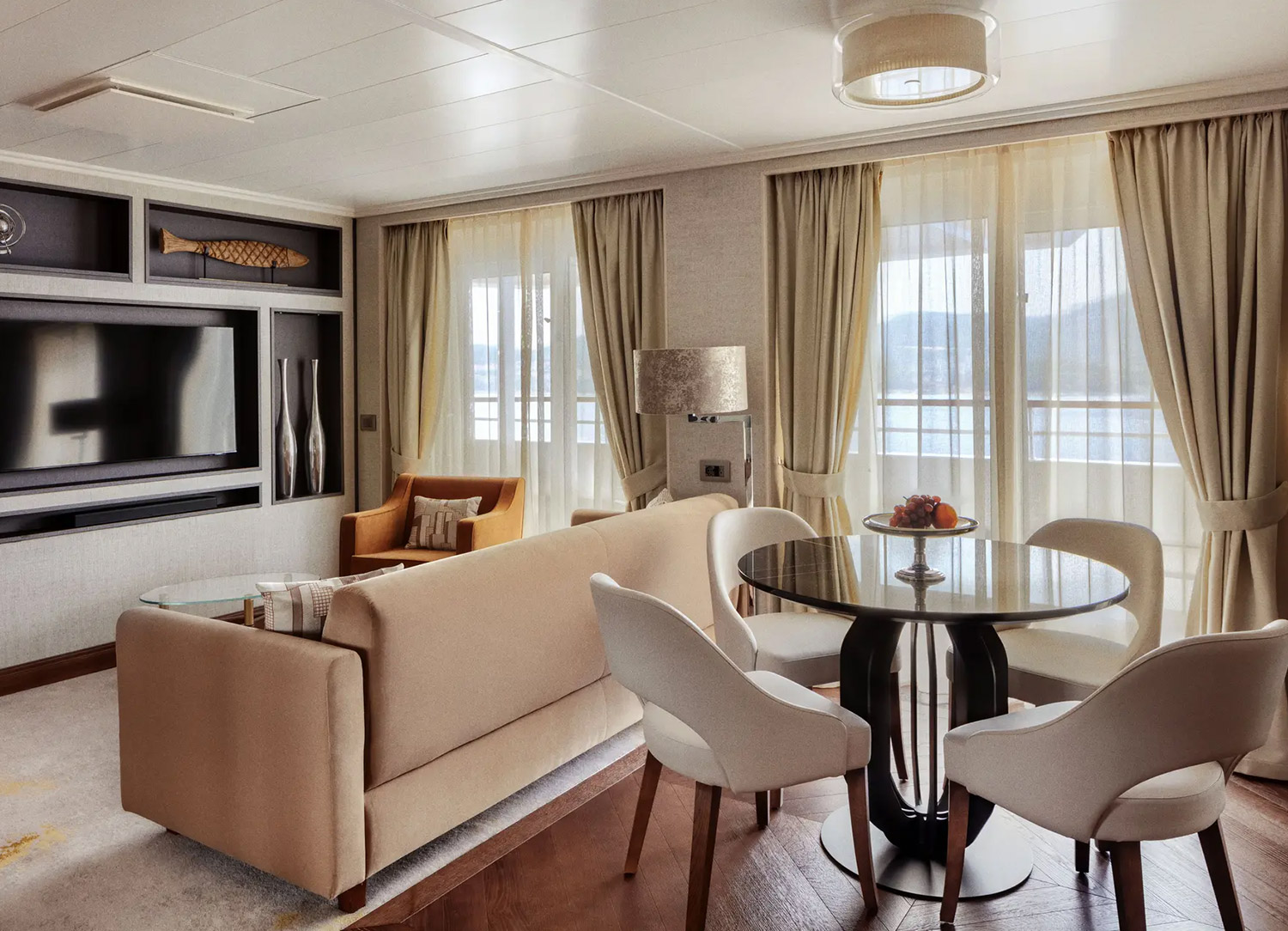 Junior Crystal Penthouse Suite - Living Room