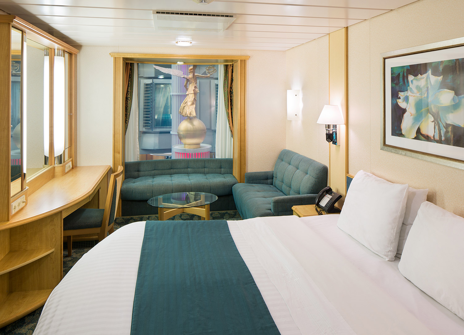 Spacious Promenade View Interior - Bedroom