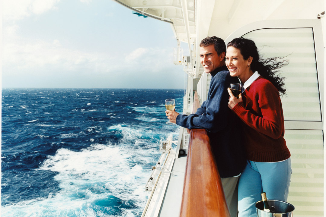  Make your next romantic moment onboard <em>Jewel of the Seas</em>.