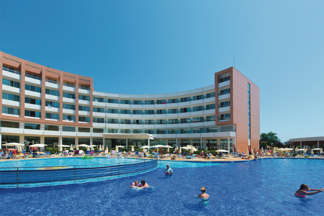  Relax at Hotel Riu Helios' outdoor swimming pool.